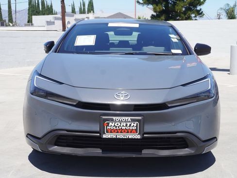 Certified 2023 Toyota Prius LE FWD image 3