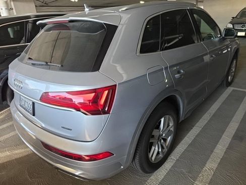Used 2022 Audi Q5 2.0T Premium w/ Convenience Package image 2