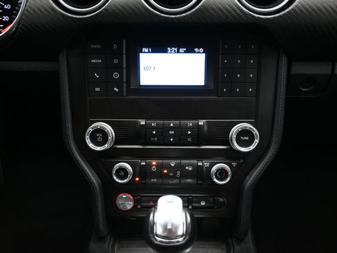 Used 2019 Ford Mustang Coupe RWD image 17