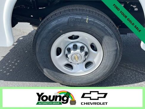 New 2025 Chevrolet Express 3500 Work Van w/ Power Convenience Package image 9