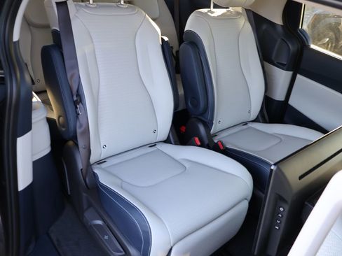 New 2026 Kia Carnival SX Prestige image 11