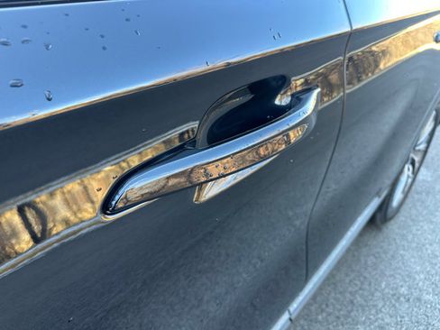 Used 2025 Lincoln Aviator AWD w/ Equipment Group 101A image 12