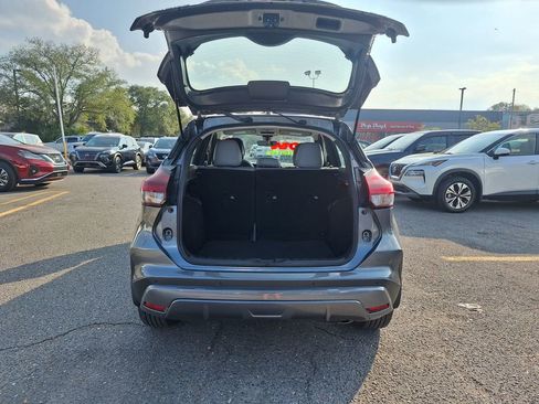 Used 2023 Nissan Kicks SR w/ SR Premium Package image 17