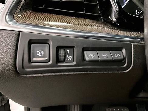 Used 2022 Cadillac XT5 Premium Luxury w/ Platinum Package AWD/4WD image 38