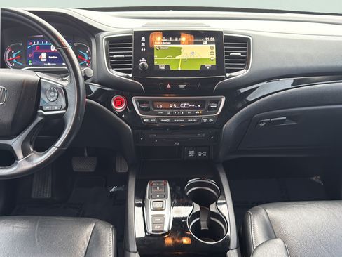 Used 2019 Honda Pilot Touring image 19