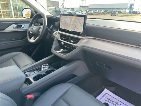 New 2026 Ford Explorer Active w/ Active Comfort Package image 11
