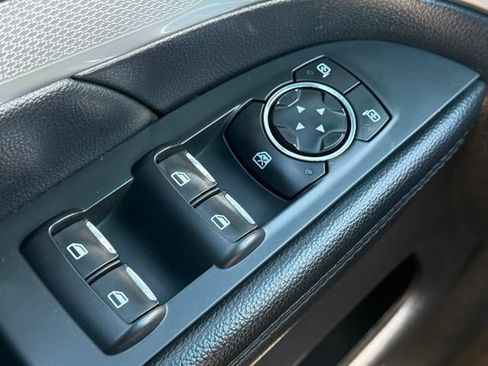 Used 2016 Ford Explorer XLT w/ Equipment Group 202A AWD/4WD image 19