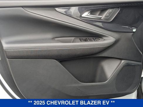 New 2025 Chevrolet Blazer EV LT image 11