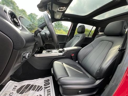 Used 2020 Mercedes-Benz GLB 250 4MATIC w/ Premium Package image 42