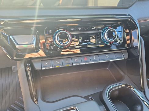 New 2026 GMC Sierra 1500 AT4 w/ AT4 Premium Package AWD/4WD image 25