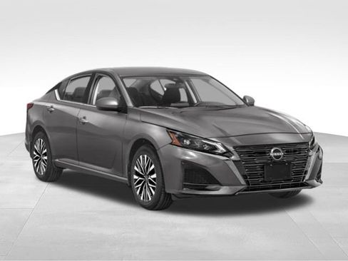 Used 2024 Nissan Altima 2.5 SV FWD image 37
