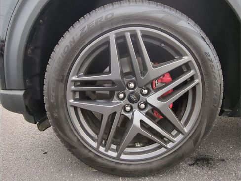 Used 2025 Ford Explorer ST-Line w/ Premium Package image 10