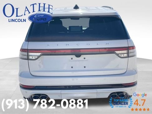 Used 2025 Lincoln Aviator Premiere w/ Jet Appearance Package image 4