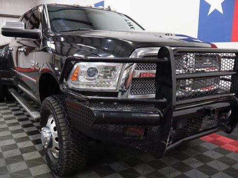 Used 2017 RAM 3500 Laramie Longhorn w/ Cold Weather Group AWD/4WD image 17