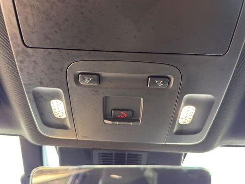 Used 2025 Toyota Camry SE image 19