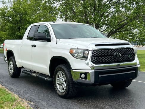 Used 2018 Toyota Tundra SR5 AWD/4WD image 3