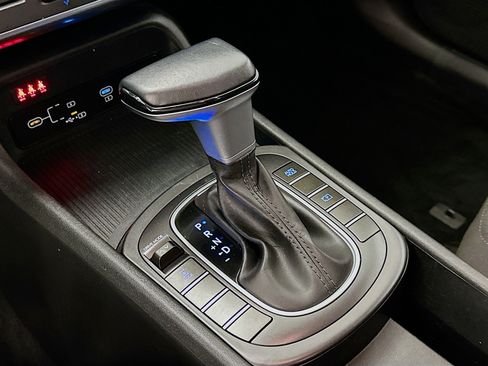 Used 2025 Hyundai Kona SEL image 25