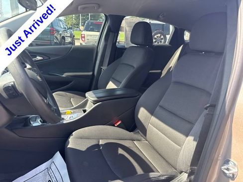 Used 2023 Chevrolet Malibu LT FWD image 9