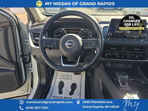 Used 2023 Nissan Rogue S AWD/4WD image 14