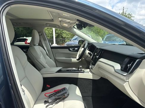 Used 2024 Volvo XC60 B5 Plus w/ Protection Package Premier AWD/4WD image 9