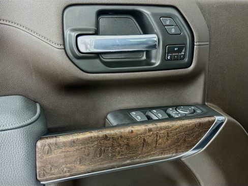 Used 2023 GMC Sierra 3500 Denali w/ Denali Ultimate Package image 16