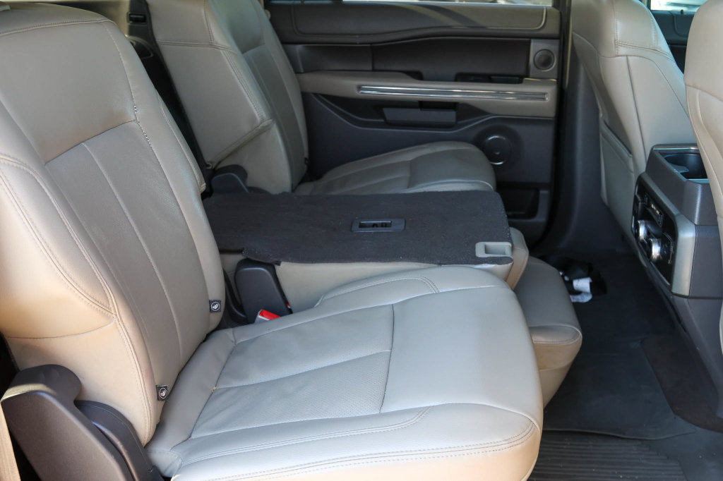 Used 2019 Ford Expedition Max XLT w/ Equipment Group 202A AWD/4WD image 19