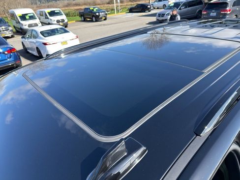 Used 2024 Chevrolet Tahoe Z71 w/ Luxury Package image 22