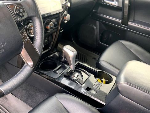 Used 2022 Toyota 4Runner TRD Off-Road Premium AWD/4WD image 15