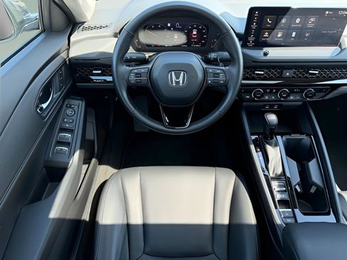 Used 2024 Honda Accord EX-L image 11