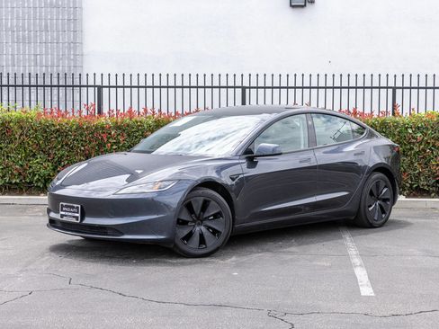 Used 2025 Tesla Model 3 Long Range RWD image 19
