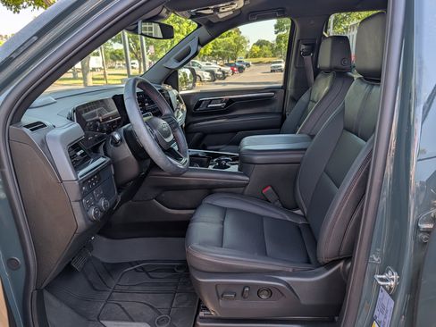 Used 2026 Chevrolet Tahoe RST w/ Comfort Package image 13