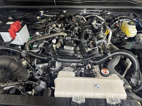 Used 2025 Toyota 4Runner TRD Off-Road Premium AWD/4WD image 9