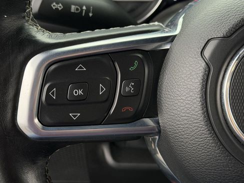 Used 2021 Jeep Wrangler Unlimited Sahara image 22