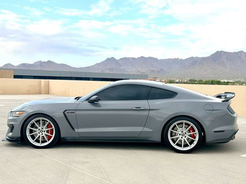 Used 2016 Ford Mustang Shelby GT350 w/ Technology Package RWD image 5