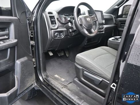 Used 2024 RAM 2500 Tradesman w/ Chrome Appearance Group AWD/4WD image 11