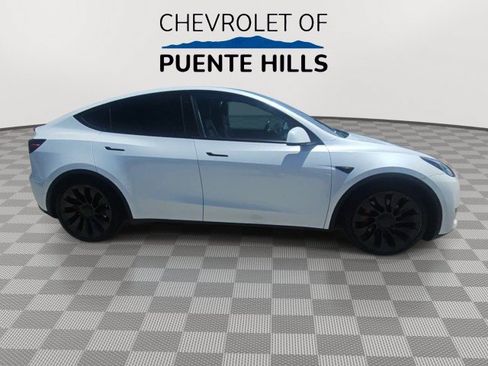 Used 2022 Tesla Model Y Performance AWD/4WD image 9