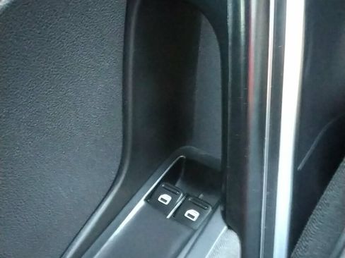 Used 2018 Volkswagen Beetle 2.0T S FWD image 22
