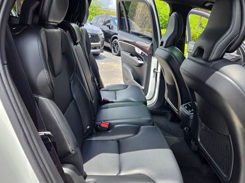 Used 2019 Volvo XC90 T5 Momentum w/ Protection Package Premier FWD image 21
