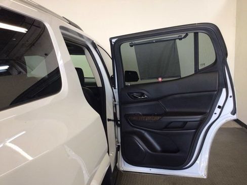 Used 2020 GMC Acadia Denali w/ Denali Ultimate Package AWD/4WD image 12