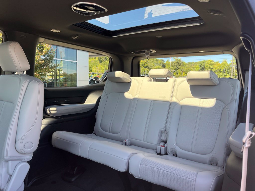 New 2027 Jeep Grand Wagoneer Limited AWD/4WD image 18