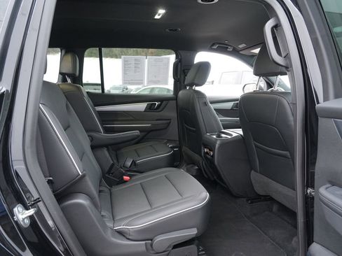 Used 2025 Buick Enclave Preferred image 27