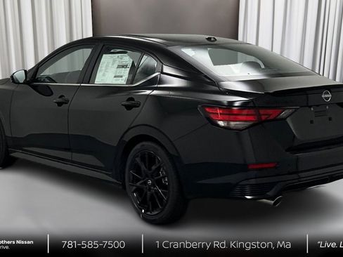 New 2025 Nissan Sentra SR w/ Midnight Edition image 6