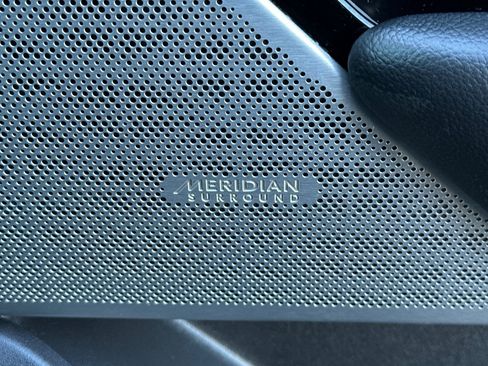 Used 2019 Land Rover Range Rover Velar R-Dynamic SE image 20