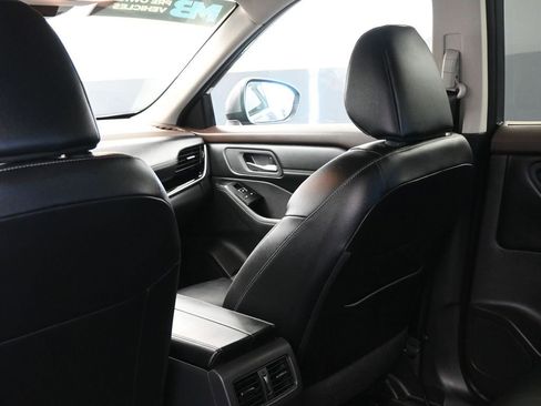 Used 2023 Nissan Rogue SL w/ SL Premium Package image 21