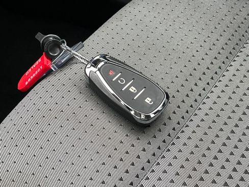 Used 2025 Chevrolet Trax LT w/ LT Convenience Package image 25