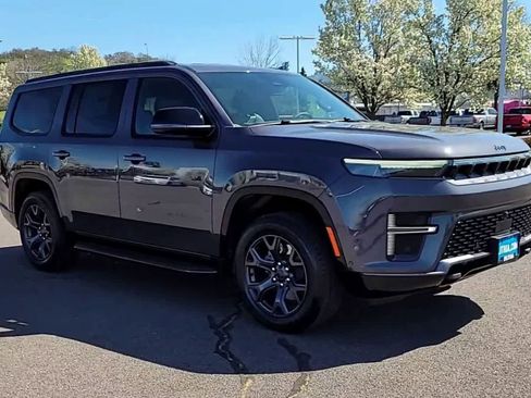 New 2026 Jeep Grand Wagoneer Limited AWD/4WD image 2