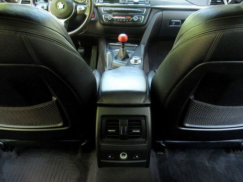 Used 2013 BMW 335i xDrive Sedan AWD/4WD image 34
