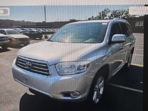 Used 2010 Toyota Highlander Limited image 1