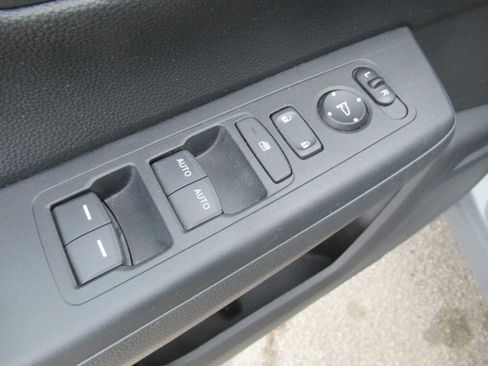 Used 2023 Honda CR-V EX image 17