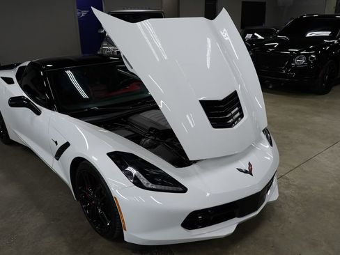 Used 2017 Chevrolet Corvette Stingray Coupe RWD image 38
